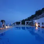 Appart hôtel Montelci 3*