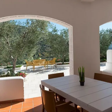 Montelci Aparthotel 3*